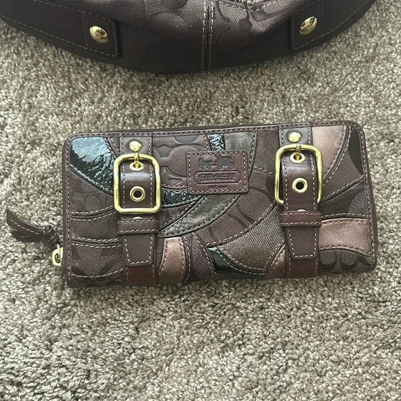 COACH Signature Zoe Mosaic Patchwork Hobo Bag and Wallet - Picture 11 of 14